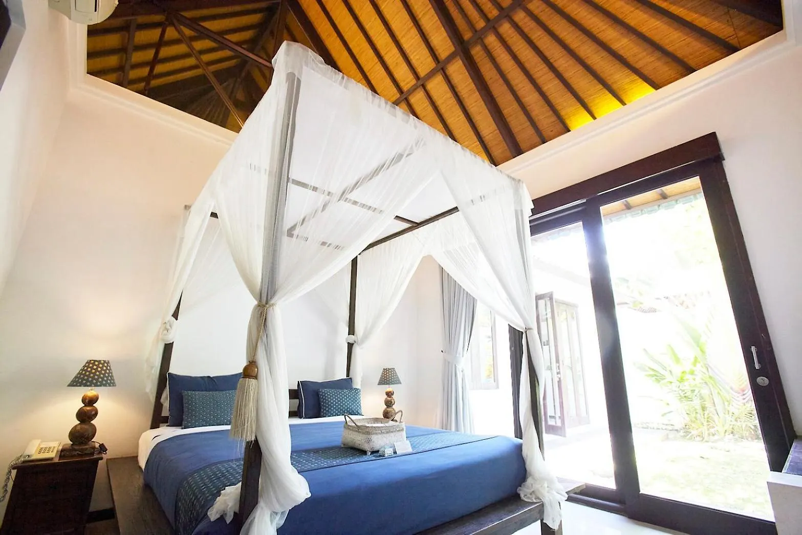 Artemis Villa Hotel Seminyak 4*,  Indonesia