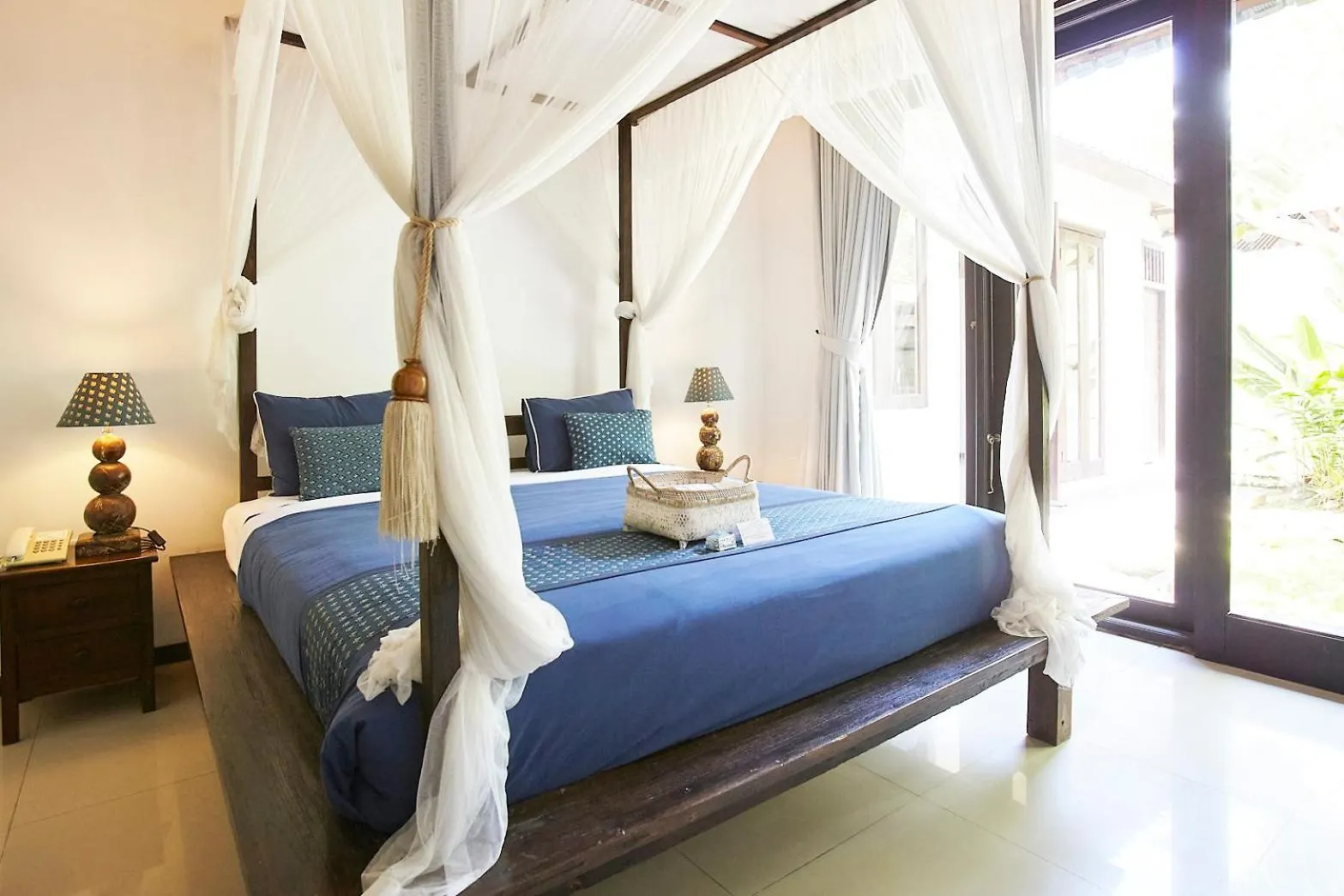 Artemis Villa Hotel Seminyak 4*,  Indonesia